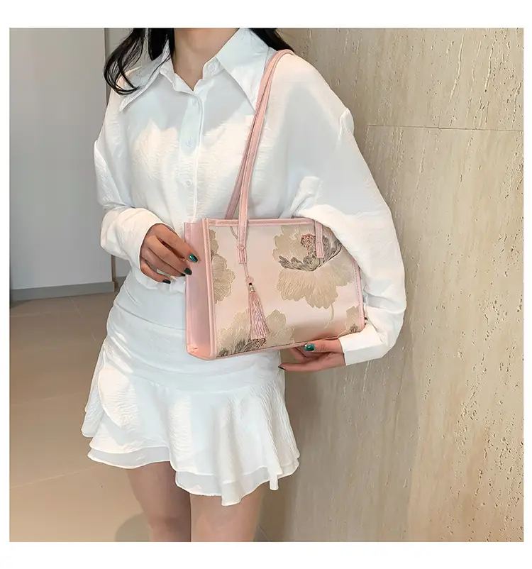 Women's New Chinese Style Shoulder Bag with Tassel — feature 21