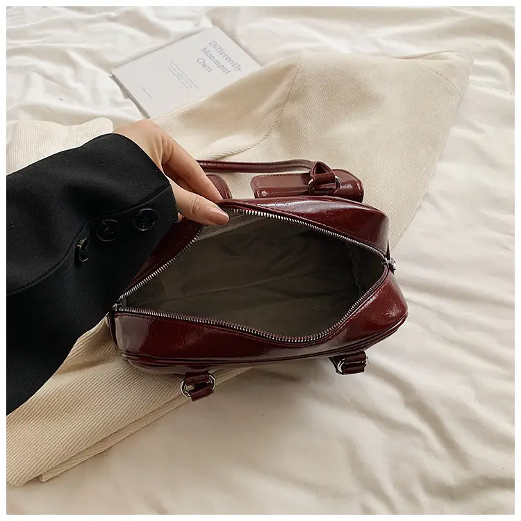 Green Leather Shoulder Bag for Women — feature 6