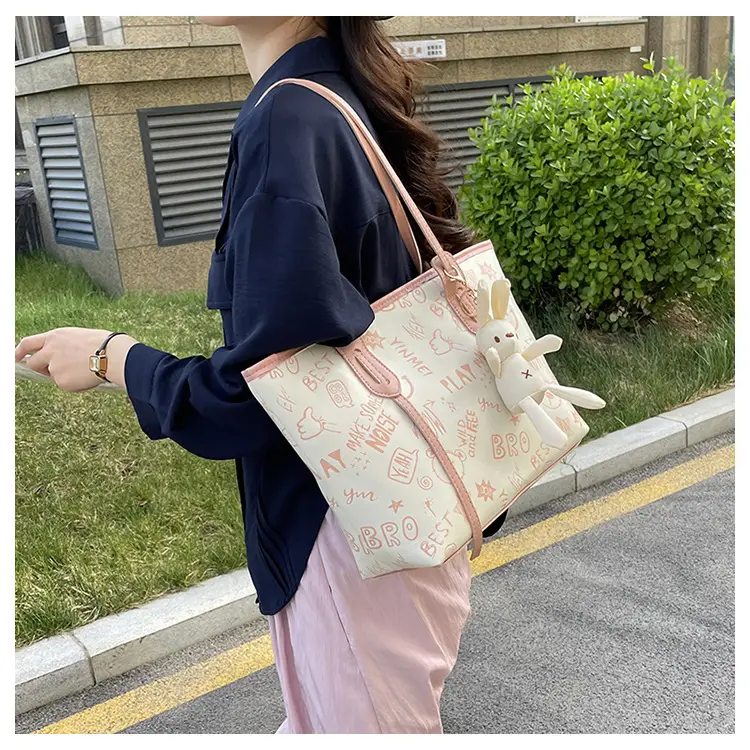 Women Graffiti Print Shoulder Bag 2024 Spring Summer — feature 15
