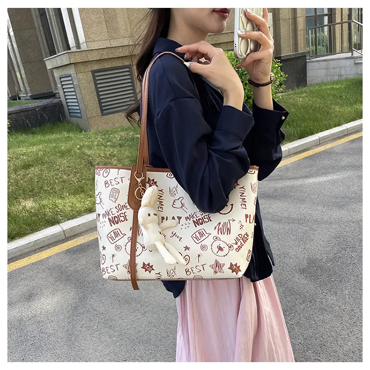 Women Graffiti Print Shoulder Bag 2024 Spring Summer — feature 8