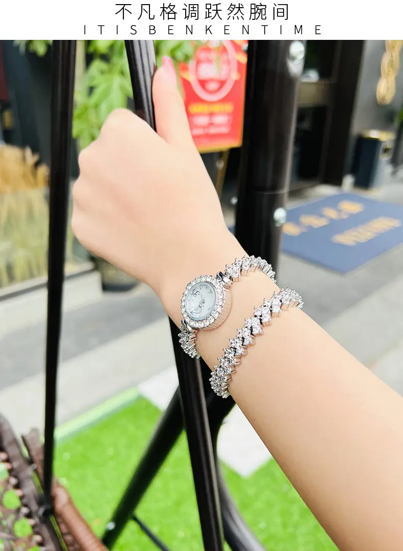 Elegant Light Luxury Diamond Women's Watch Quartz Movement — feature 13