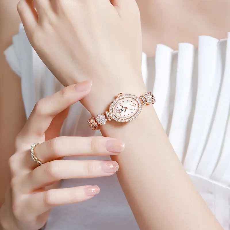 Women's Quartz Movement Watch with Light Luxury Design - Image 4