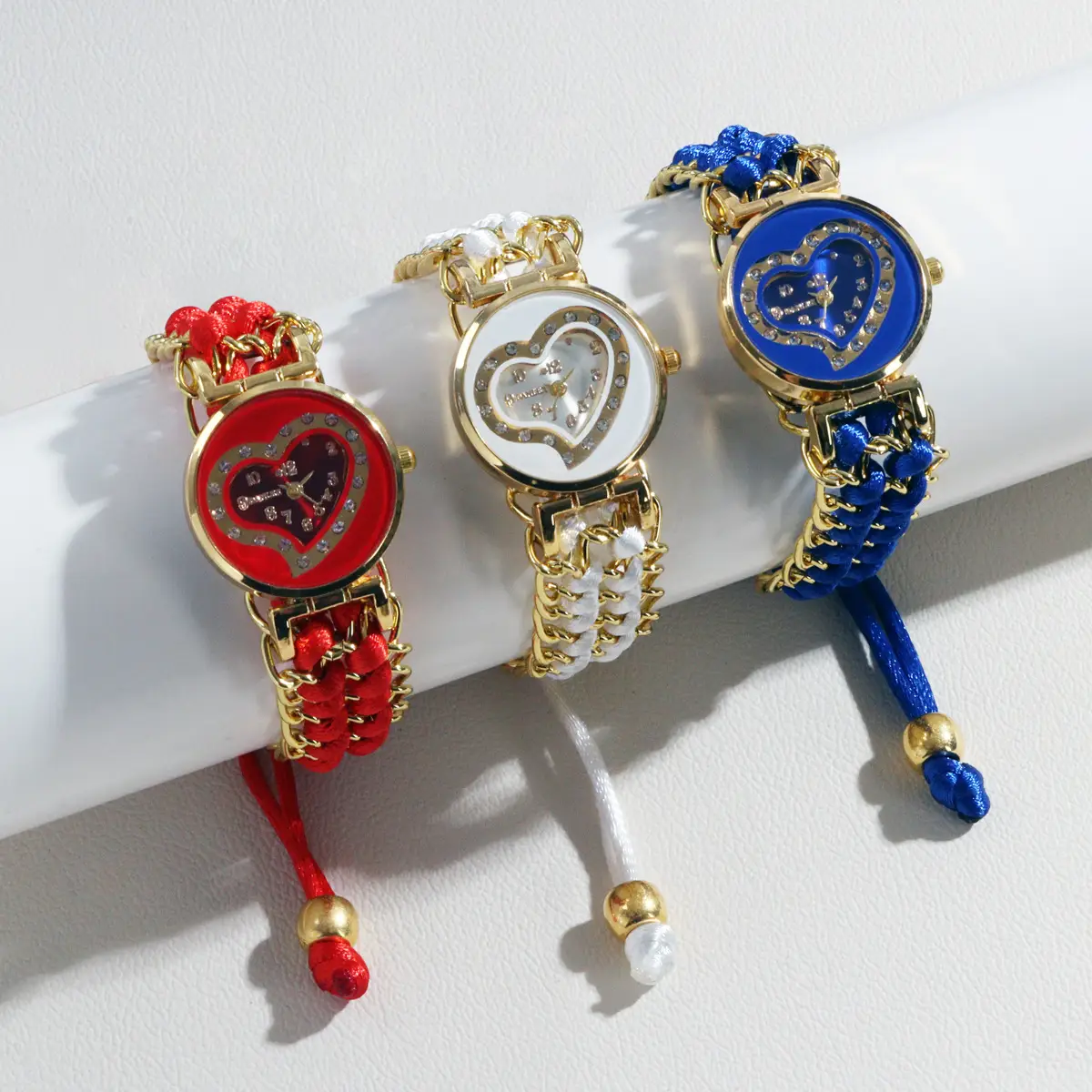 Women's Heart-Shaped Bracelet Watch with Red Blue Blue — feature 7