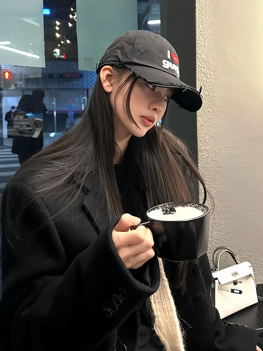 Women Black "I Love Girls" Cap All-match Street Fashion — feature 2
