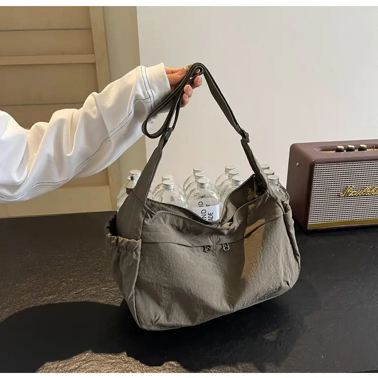 Nylon Travel Bag for Women, Large Capacity, Shoulder Crossbody — feature 37