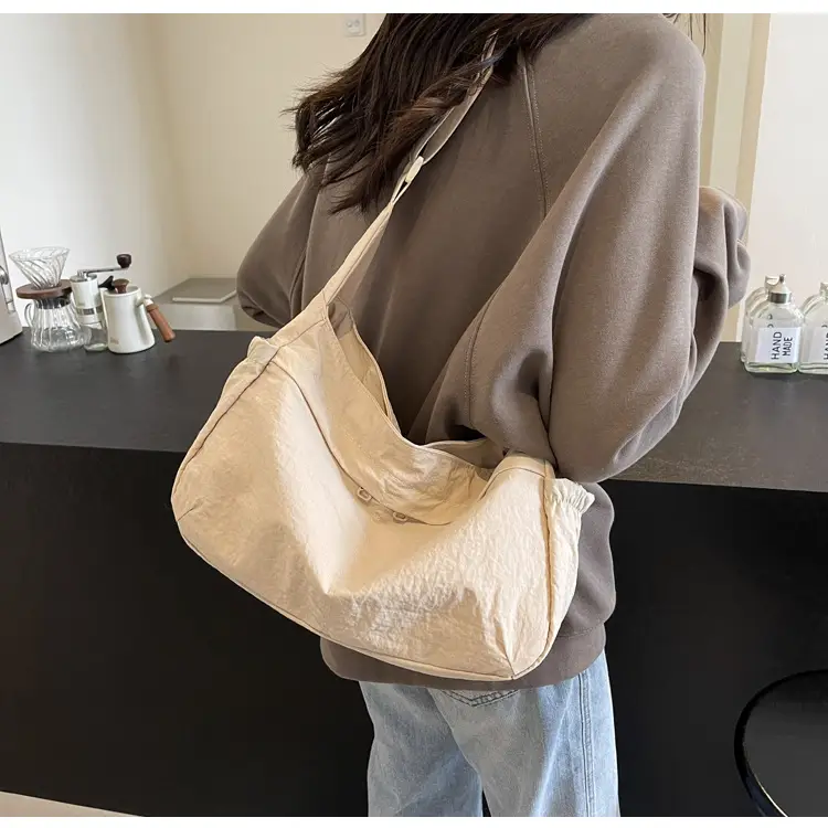 Nylon Travel Bag for Women, Large Capacity, Shoulder Crossbody — feature 40