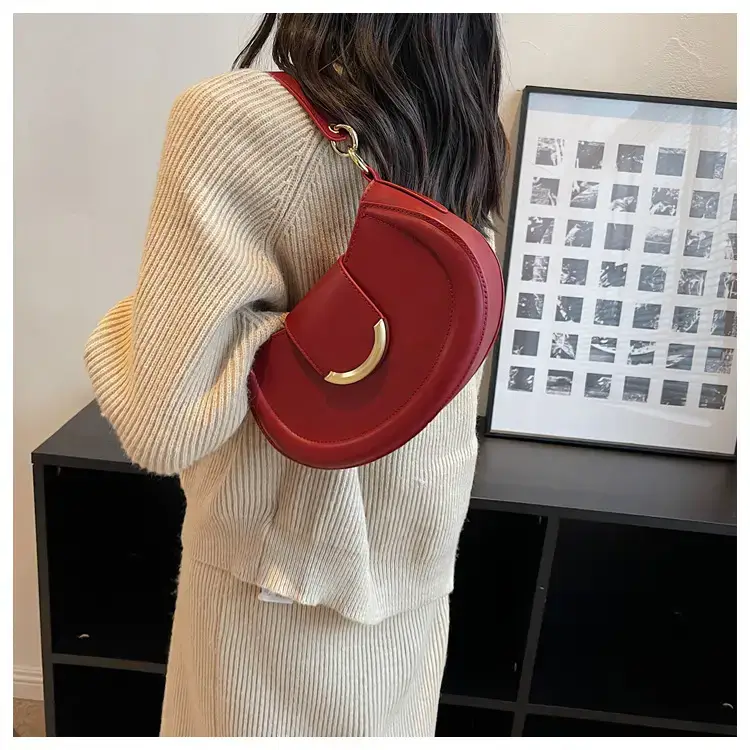 Maroon Vintage Commuter Shoulder Bag Women 2024 — feature 13