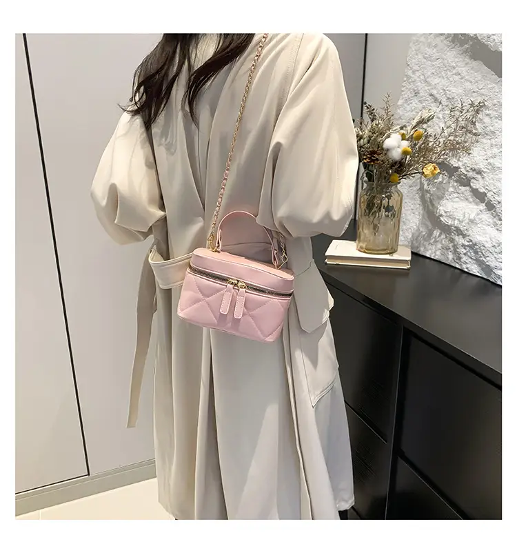 Pink Rhombina Embroidery Shoulder Bag with Chain — feature 11
