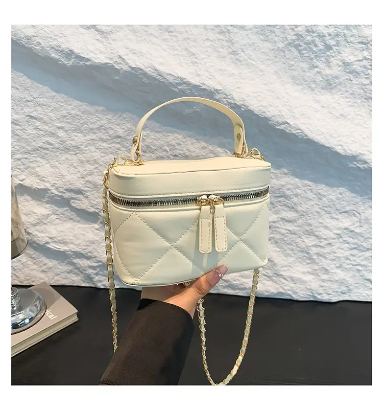 Pink Rhombina Embroidery Shoulder Bag with Chain — feature 28