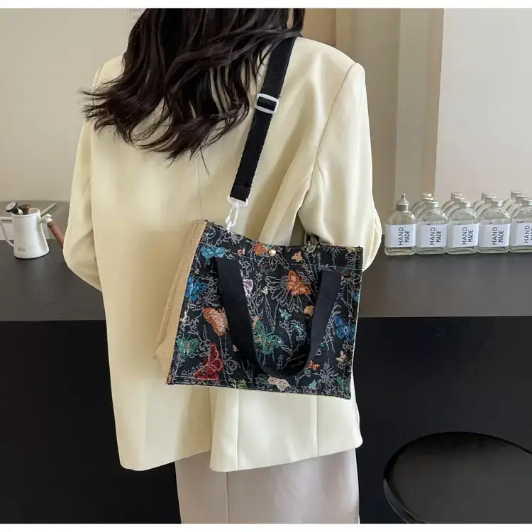Women's Floral Canvas Shoulder Bag 2024 Instagram Style — feature 18