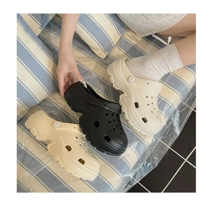 Thick-soled hole shoes women's 2024 new non-slip deodorant beach height step-up feeling eva sandals and slippers summer wear — feature 2