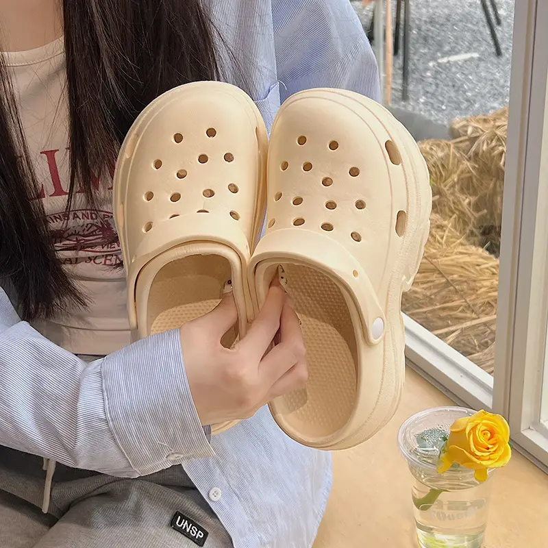 Thick-soled hole shoes women's 2024 new non-slip deodorant beach height step-up feeling eva sandals and slippers summer wear