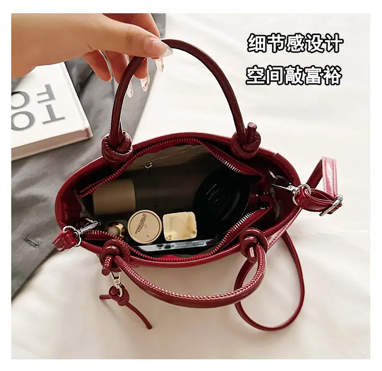 White Leather Bucket Handbag for Women 2024 — feature 10