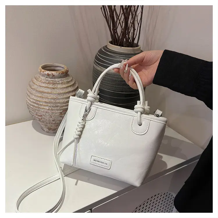 White Leather Bucket Handbag for Women 2024 — feature 18