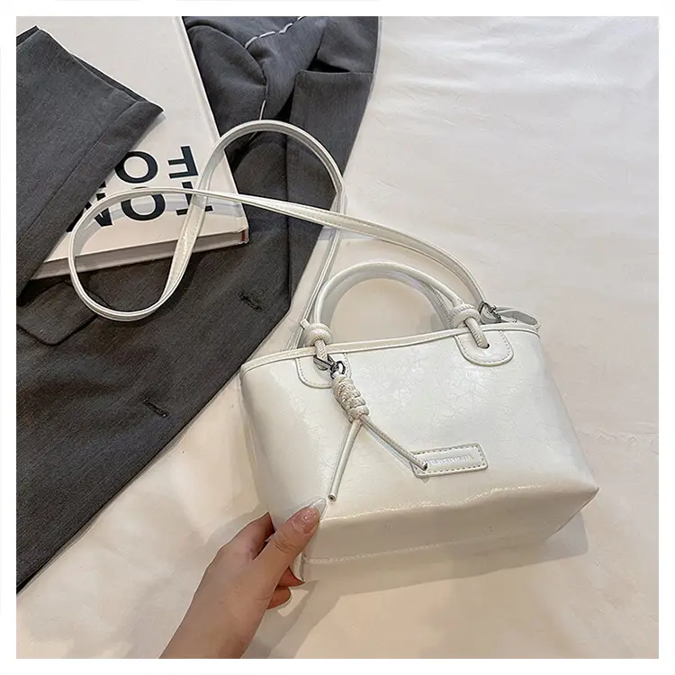 White Leather Bucket Handbag for Women 2024 — feature 19
