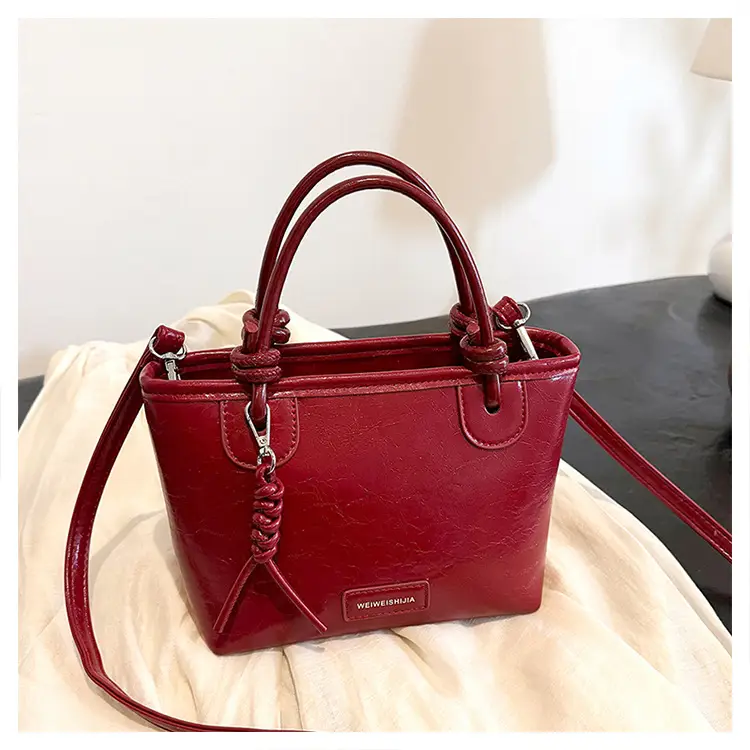 White Leather Bucket Handbag for Women 2024 — feature 23