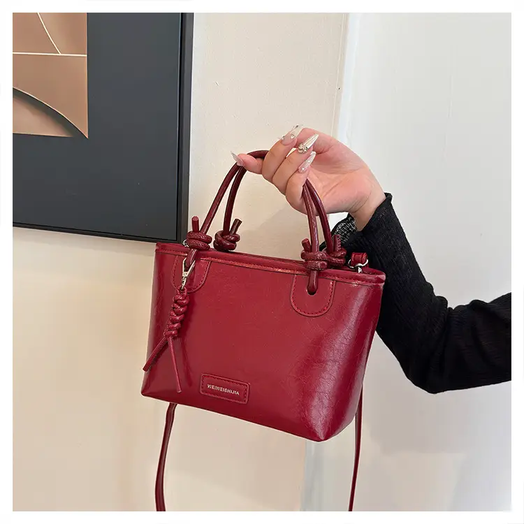 White Leather Bucket Handbag for Women 2024 — feature 25