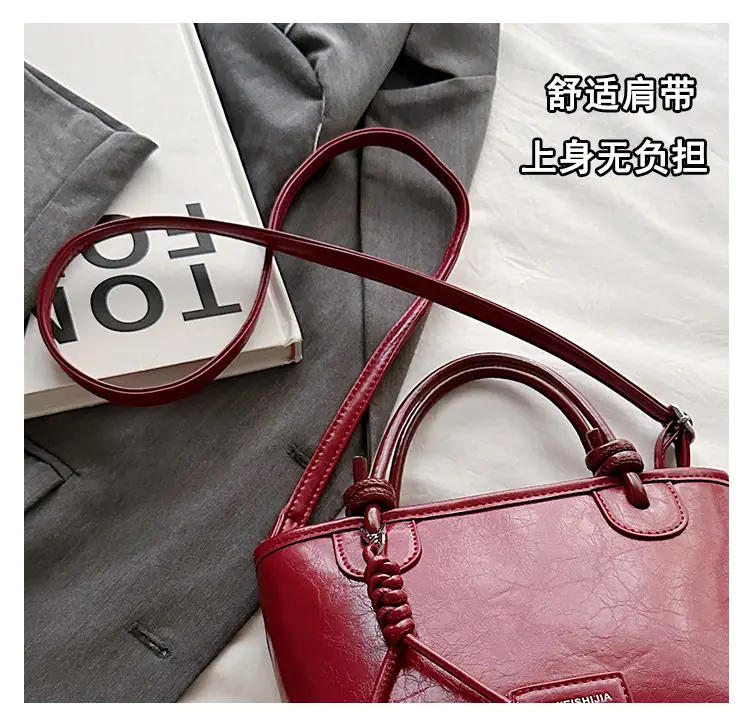 White Leather Bucket Handbag for Women 2024 — feature 5