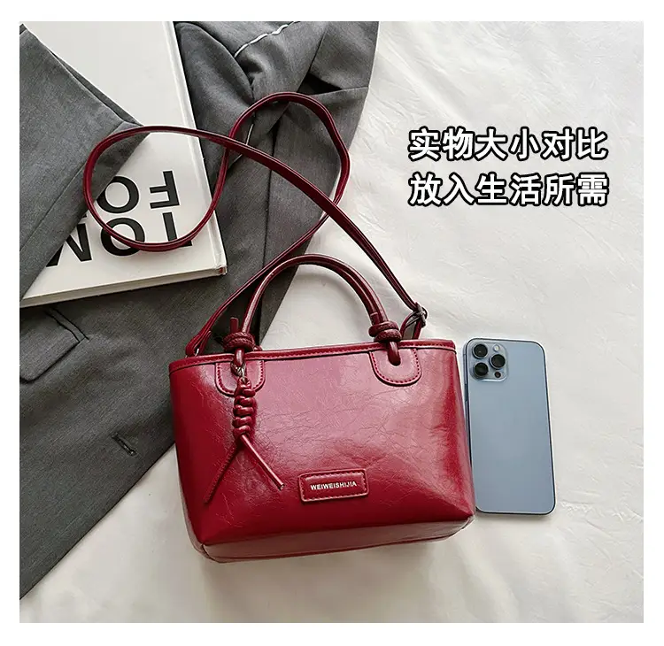 White Leather Bucket Handbag for Women 2024 — feature 6
