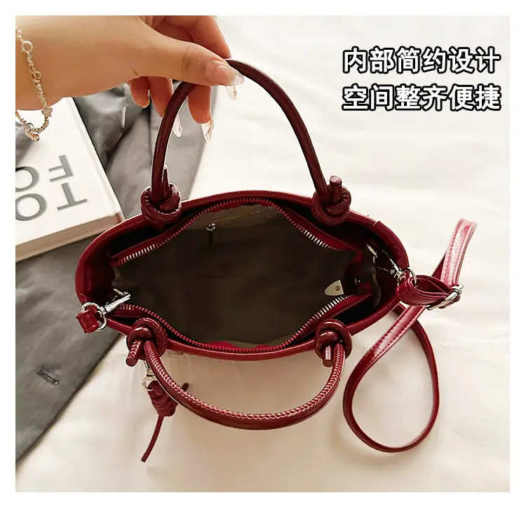 White Leather Bucket Handbag for Women 2024 — feature 9