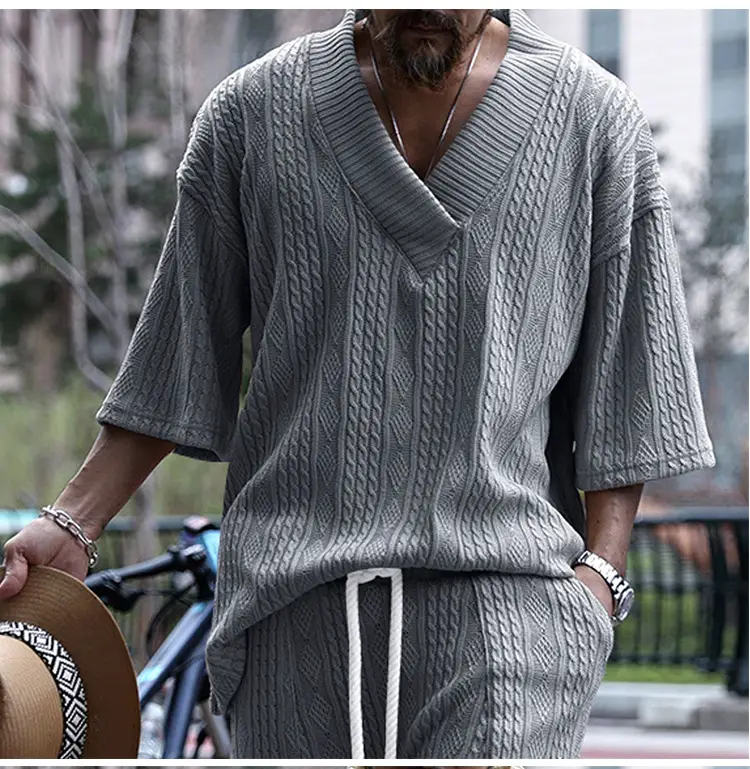 2025 Men Knitted V-Neck T-Shirt Large — feature 15
