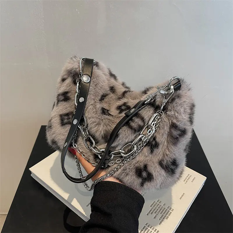 Pink Leopard Print Plush Chain Bag for Women - Image 6