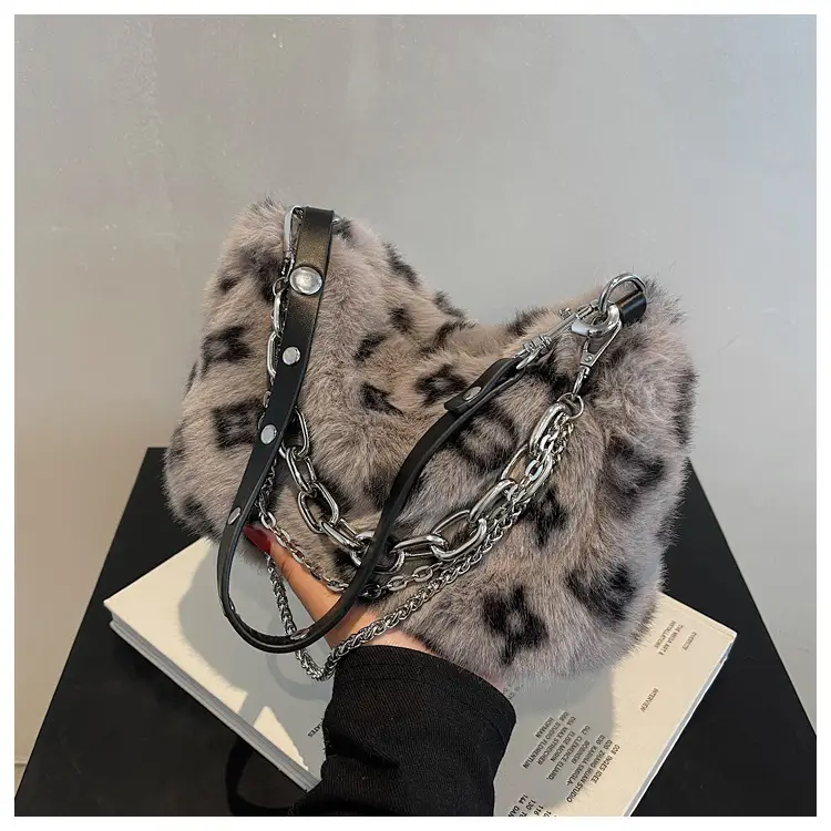 Pink Leopard Print Plush Chain Bag for Women - Image 2