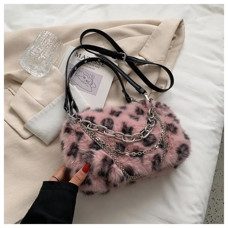 Pink Leopard Print Plush Chain Bag for Women - Image 3