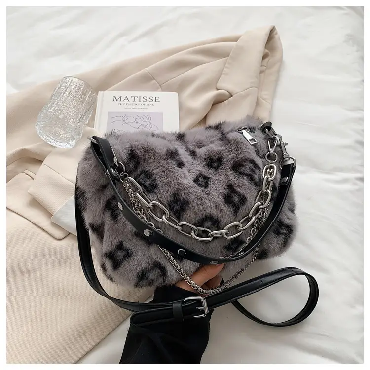 Pink Leopard Print Plush Chain Bag for Women - Image 4