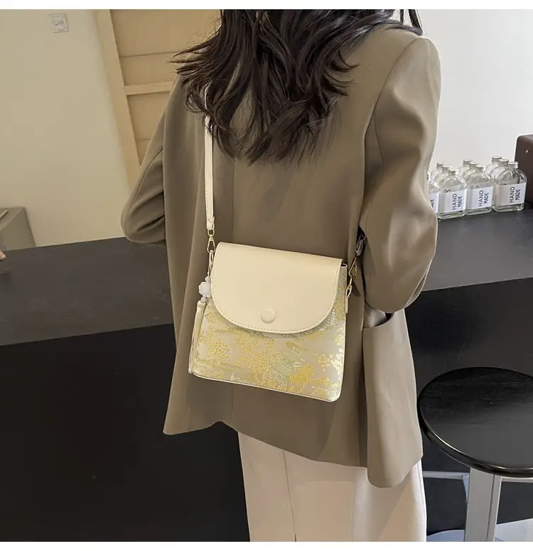 Korean Style Embroidered Crossbody Bag Women's Ins Mori Style — feature 10