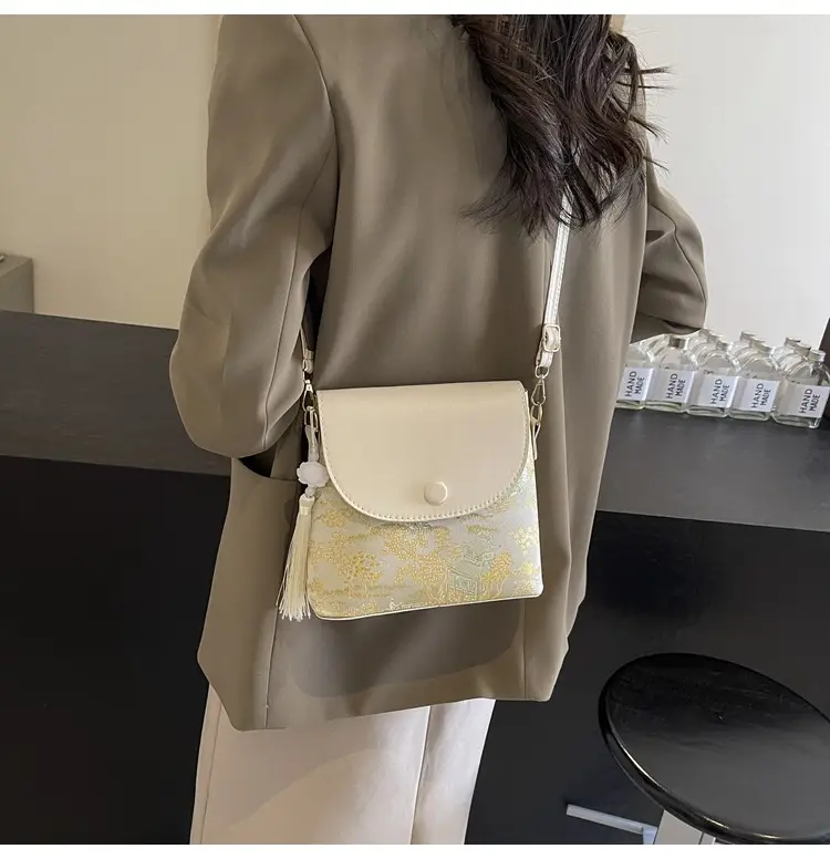 Korean Style Embroidered Crossbody Bag Women's Ins Mori Style — feature 12