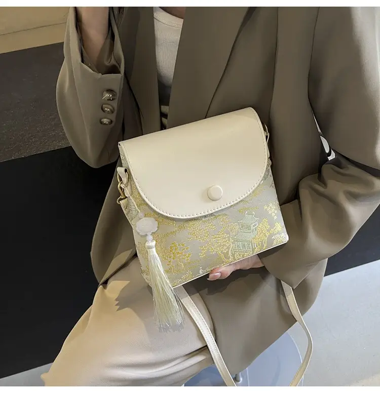 Korean Style Embroidered Crossbody Bag Women's Ins Mori Style — feature 14