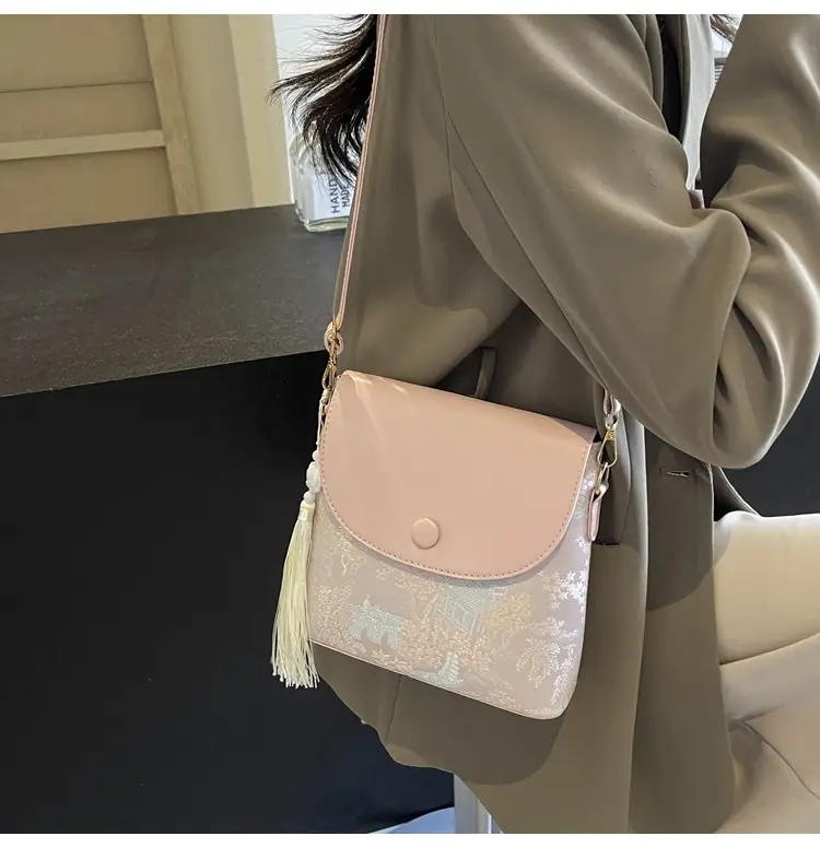 Korean Style Embroidered Crossbody Bag Women's Ins Mori Style — feature 15