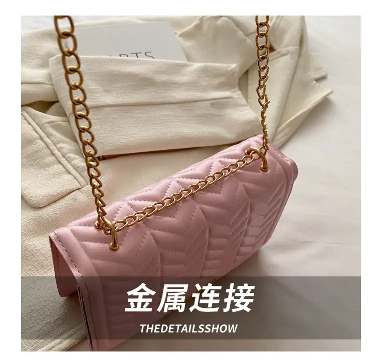 Women's Wavy Chain Shoulder Bag Blue White Black Pink Green — feature 7