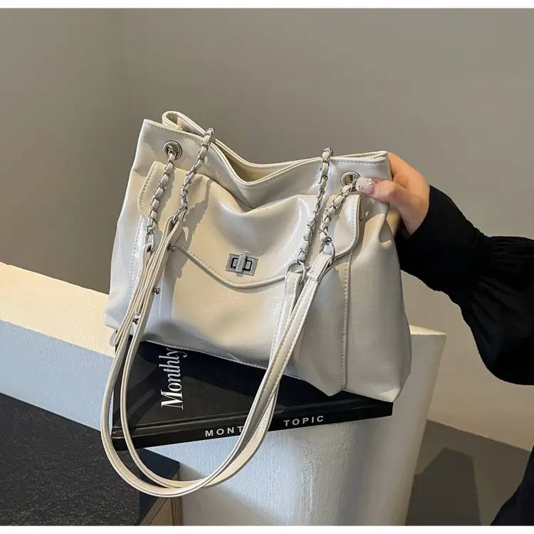 Silver Chain Messenger Bag for Women 2024 — feature 17