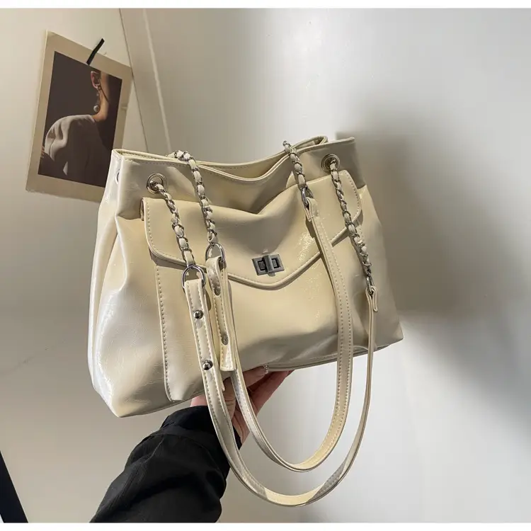 Silver Chain Messenger Bag for Women 2024 — feature 18
