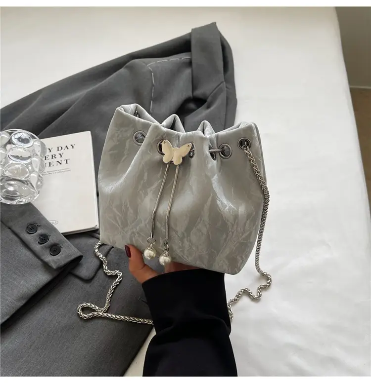 Diamond Encrusted Women's Chain Crossbody Bag — feature 24