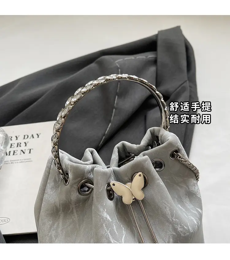 Diamond Encrusted Women's Chain Crossbody Bag — feature 5