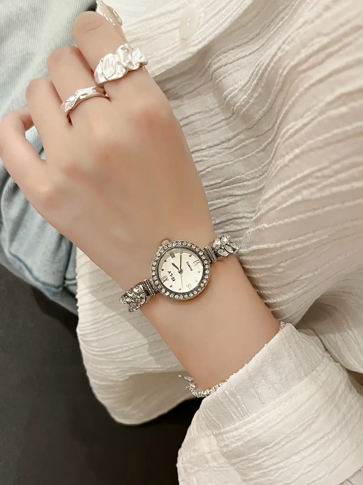 Mermaid Watch for Women Small Golden Spike Luxury — feature 1