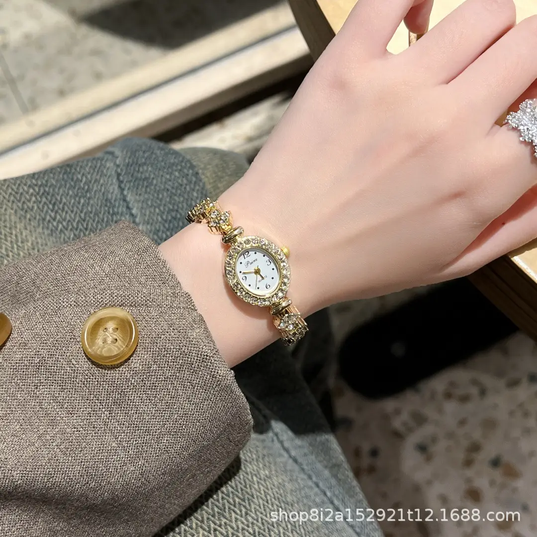 Mermaid Watch for Women Small Golden Spike Luxury — feature 11