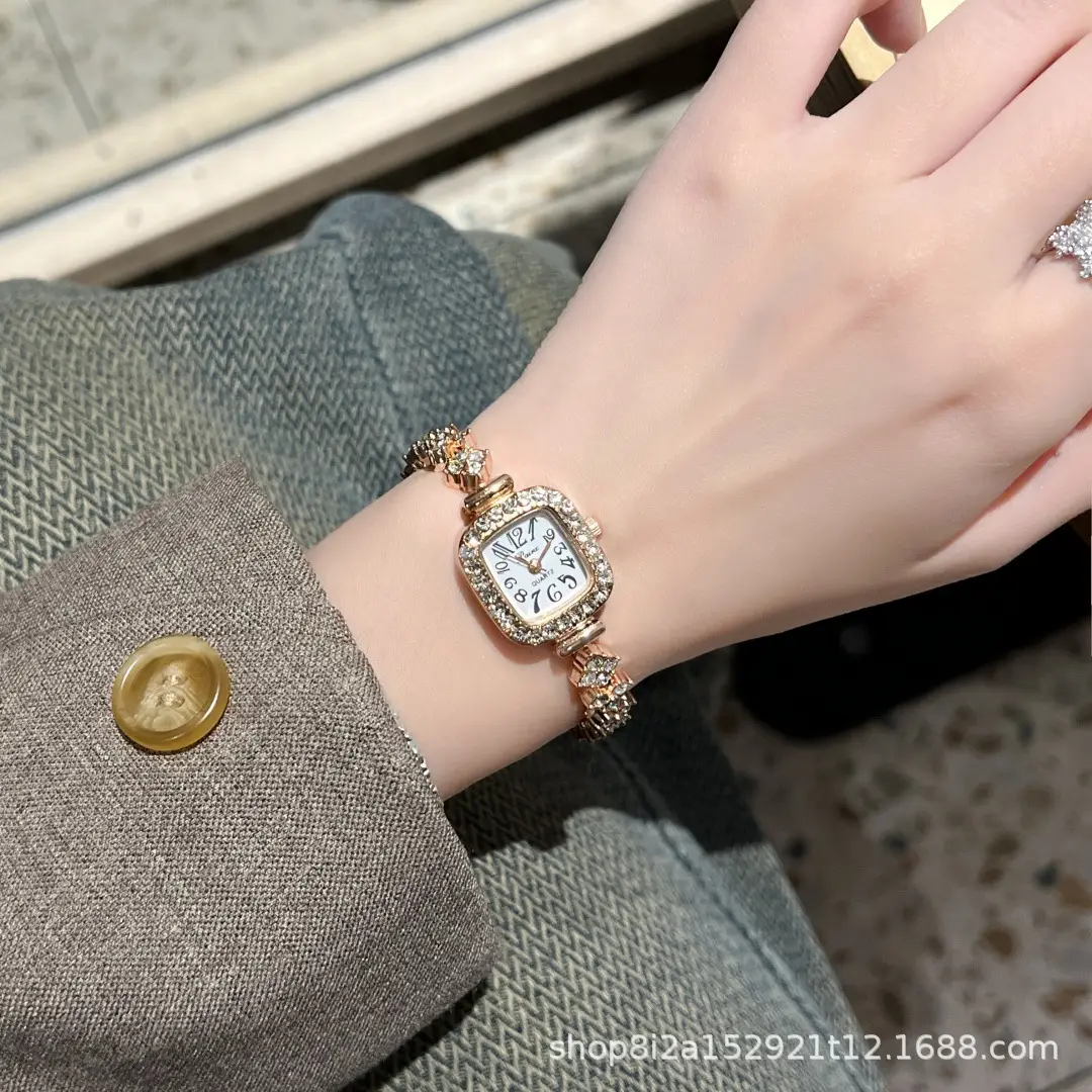 Mermaid Watch for Women Small Golden Spike Luxury — feature 12