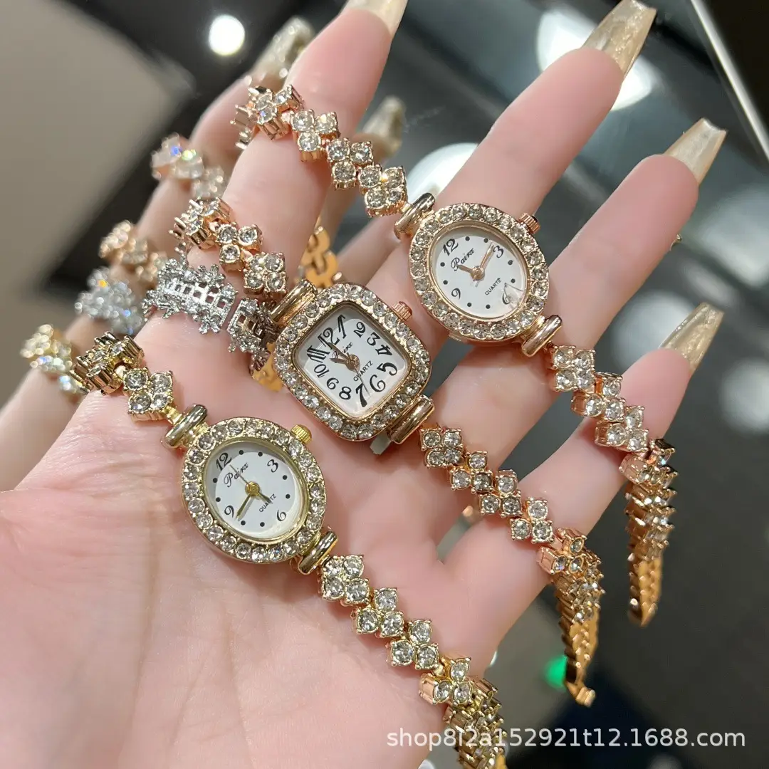 Mermaid Watch for Women Small Golden Spike Luxury — feature 7