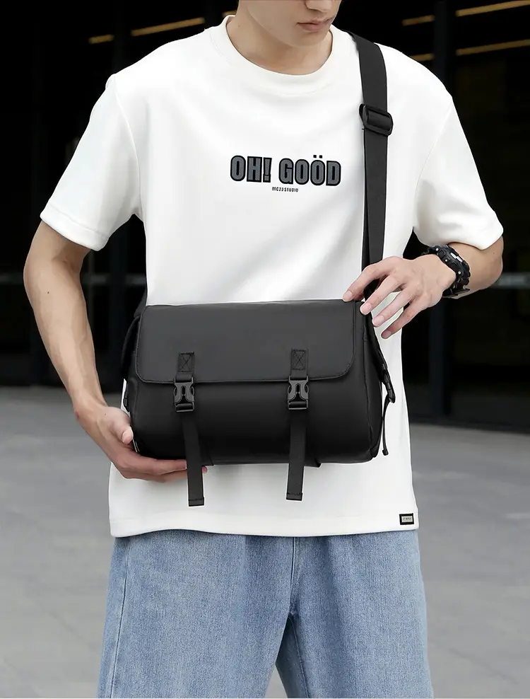 Waterproof Men's Shoulder Messenger Bag Black Large Capacity — feature 4