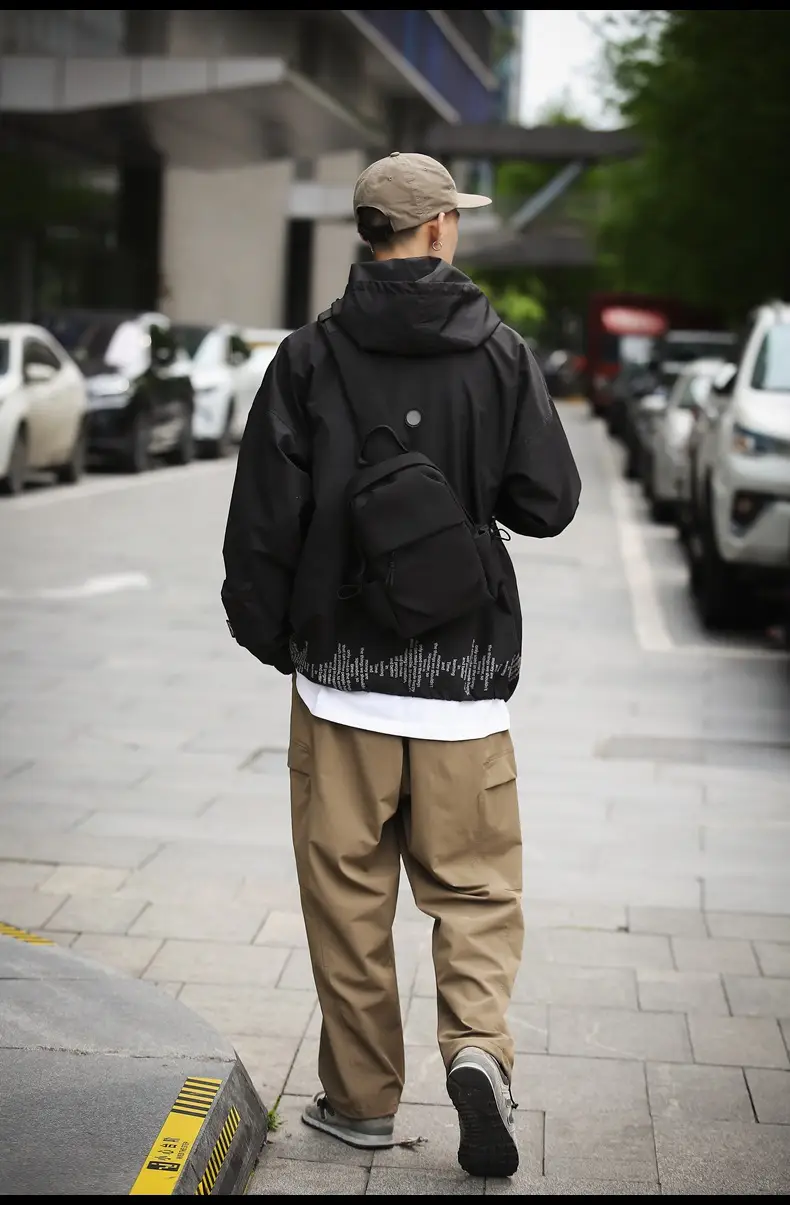 Men's White Chest Bag Shoulder Crossbody Style — feature 25