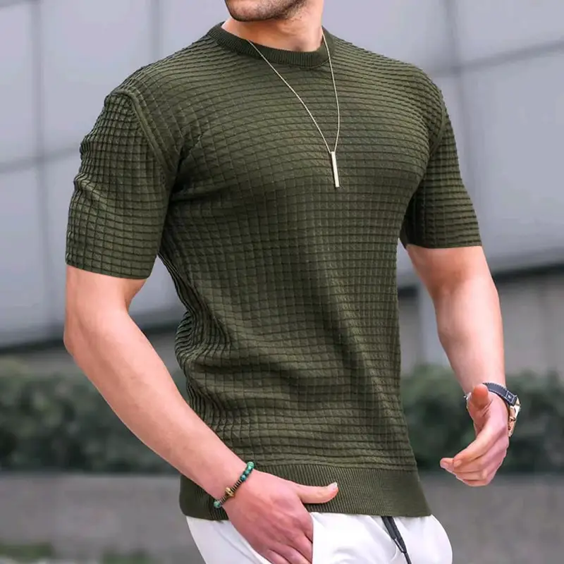 Men Green Checkered Round Neck T-Shirt Small - Image 3