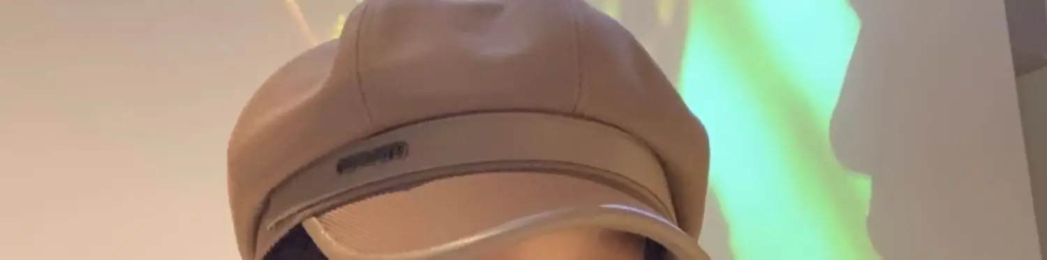 Women Vintage Painter Beret Cap Brown — feature 12