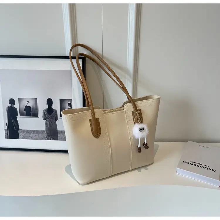 Women's Cream High-End Shoulder Bag Summer 2025 — feature 17