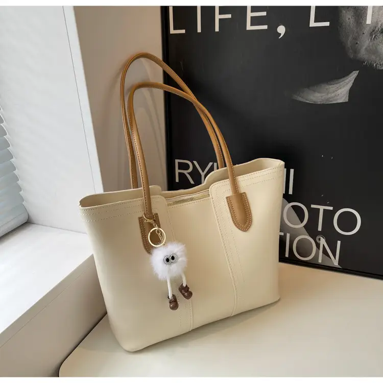 Women's Cream High-End Shoulder Bag Summer 2025 — feature 23
