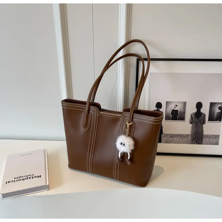 Women's Cream High-End Shoulder Bag Summer 2025 — feature 29
