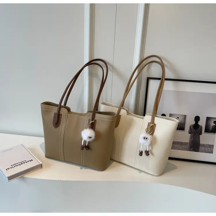 Women's Cream High-End Shoulder Bag Summer 2025 — feature 31